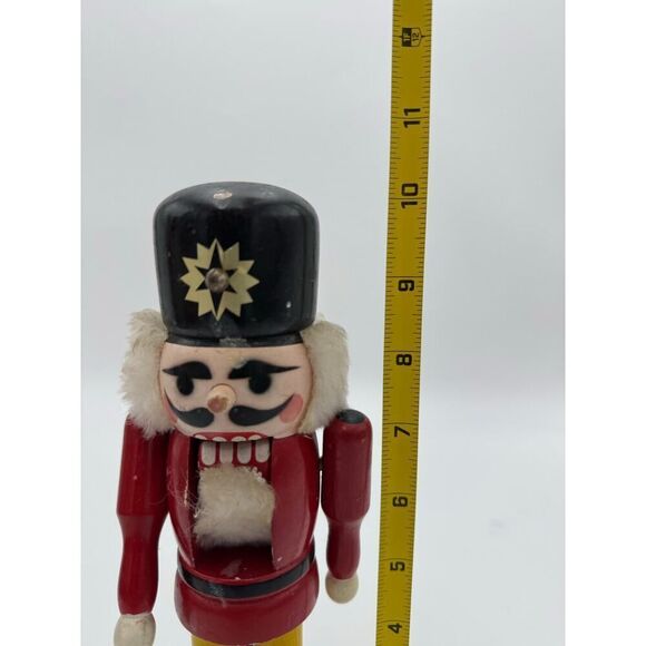 Traditional Wooden Nutcracker Figurine-Soldier‎ - Picture 7 of 7
